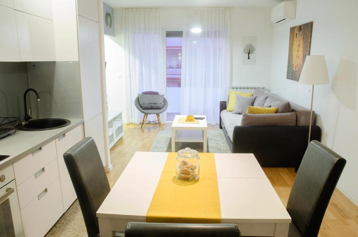 Apartment Sola Zagreb Exterior photo